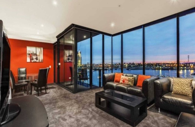 💙Lovely Waterfront Apartment with Swimming Pool🏊and Gym🏋️in the💙of Docklands