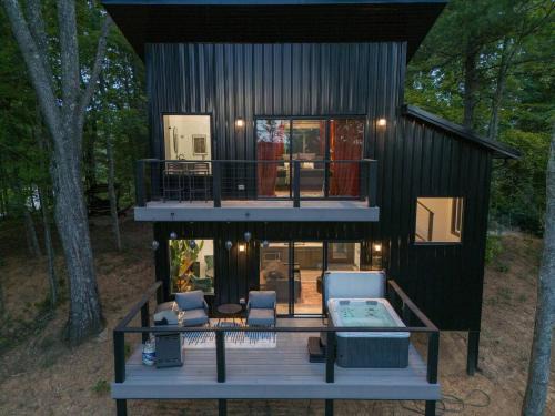 Lovers Lookout LUX Stay Relax & Refresh