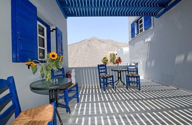 Lunar Santorini Hotel
