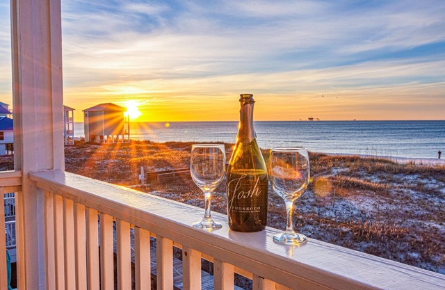 LUXE Oceanfront I Pool Fire Pit Kayaks Games