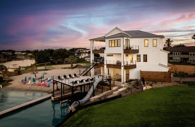 Luxurious Lake Retreat: Sleeps 18, King Suites, Pool, Slide, Sun Deck, Elevator