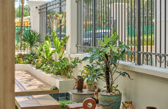 Luxury 4 bedroom Solar Villa