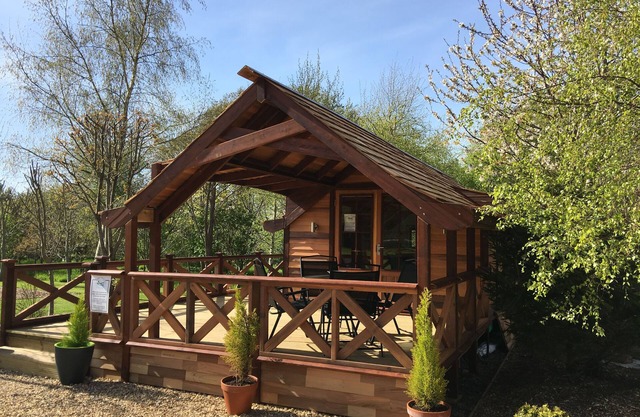 Luxury Cedar Lodge Nr Bath & Bristol