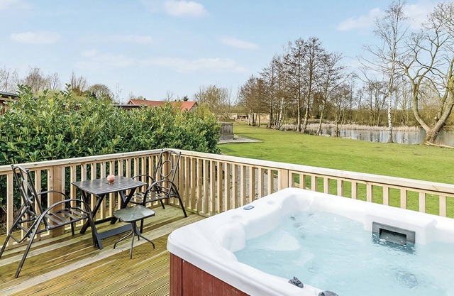 Luxury lodge with one double, ideal for couples.