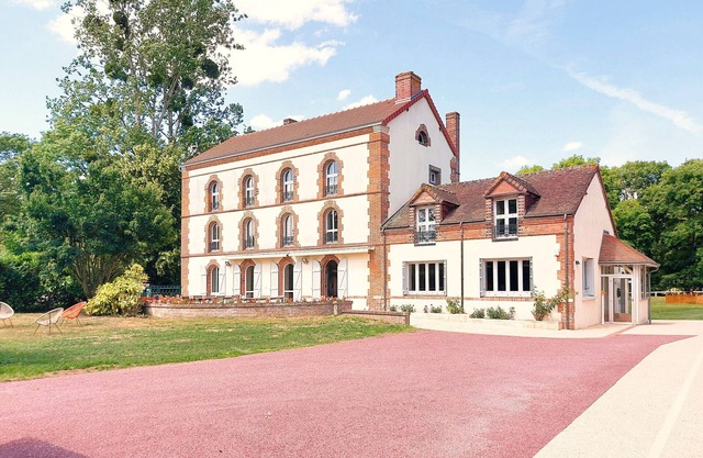 Luxury Stay at Moulin de Bouchereau: Nature & Relaxation