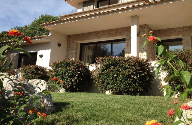 MAGNIFICENT RECENT SEA VIEW VILLA 4 BEDROOMS ALL COMFORT / TENNIS POOL ACCESS