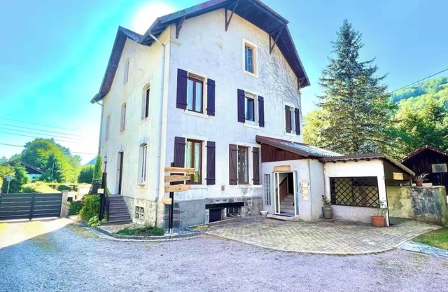 Majestic Mountain - ideal for families & groups