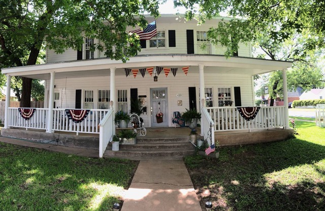 Make yourself at home at the 1930's Highland House!