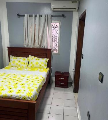 Makepe Villa, Via Carrefour Patrick Mboma