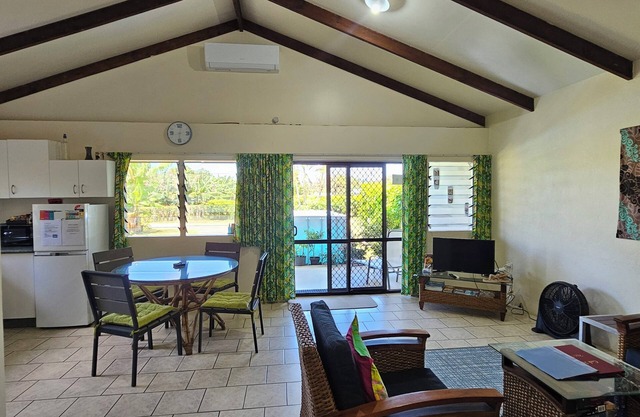 Mango Cottage with A/C, Unlimited Wifi, Plunged pool