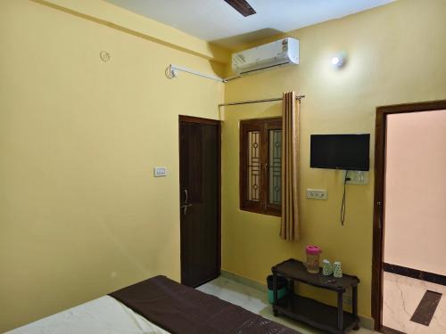 MAYUR paying Guest house