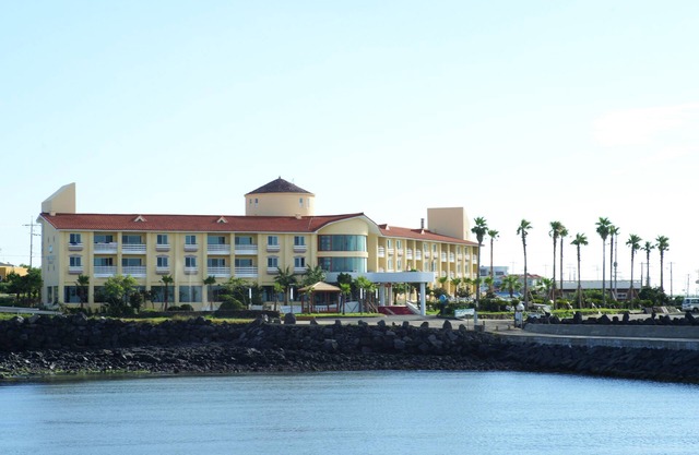 Mega Resort