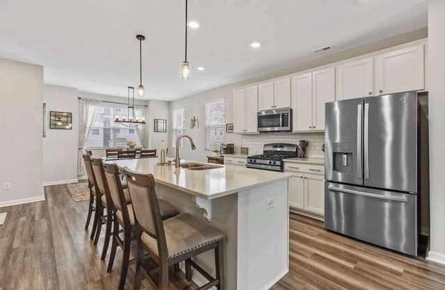 Modern 3-Bedroom Townhome – Perfect for Monthly Stays in Raleigh