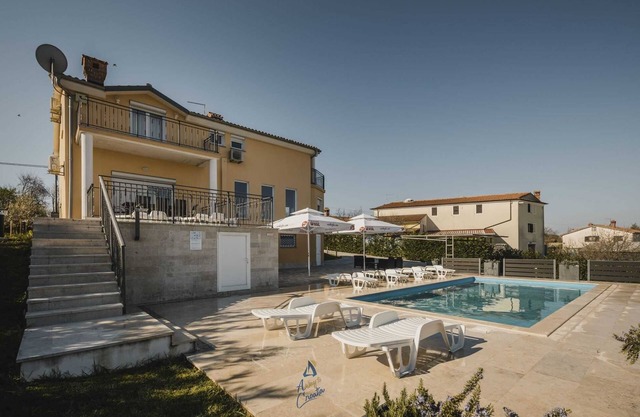 Modern Villa with Pool Close to Beaches for up to 8+2 Guests