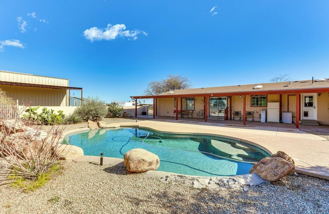 Morristown Home w/Private Pool & Covered Patio!