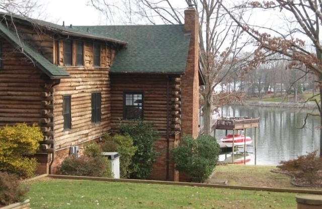 Mountain Style Log Home Main Channel/Patio/Fire Pit/Lake Equipment Rental/Dock