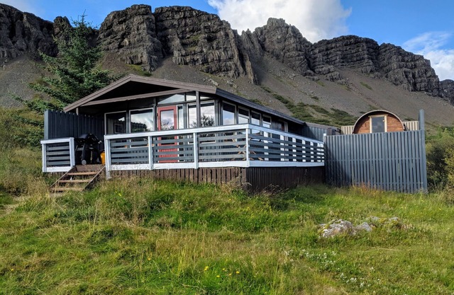 Múlakot 3 - Cosy cabin with a sauna and panoramic view from the living room