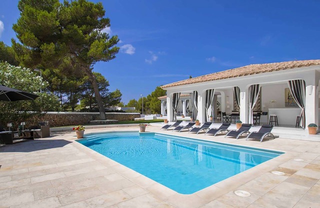My Rental Homes - Villa Mosaic with private pool, gazebo and barbeque