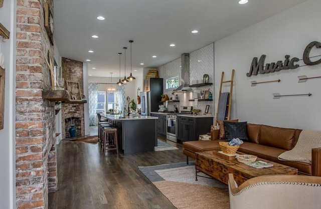 Nashville Love-Bohemian Farmhouse of your dreams awaits in this 5 bed, 3.5 bath!