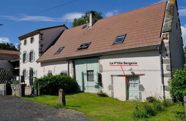 Nature and Mountain holidays in Auvergne - Dogs welcome!