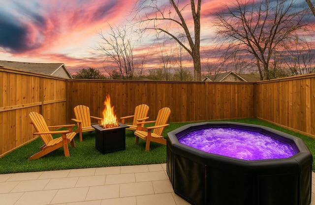 Near NRG and Downtown with Hot Tub, Games, King Bed, Family Fun!