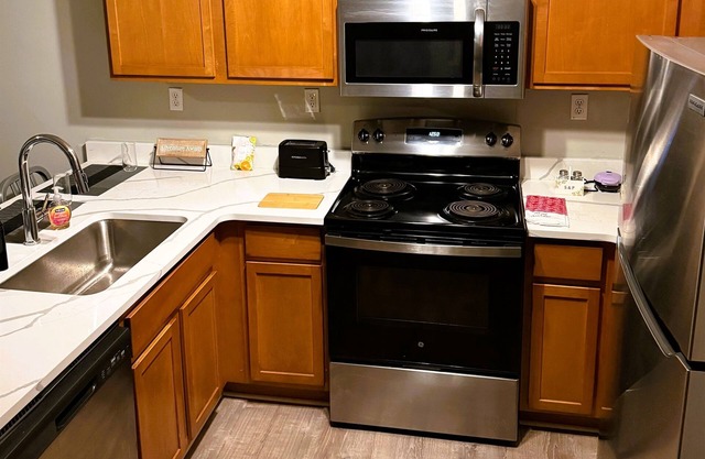 * NEW * 4BR Retreat | Heart of Campus w/Parking