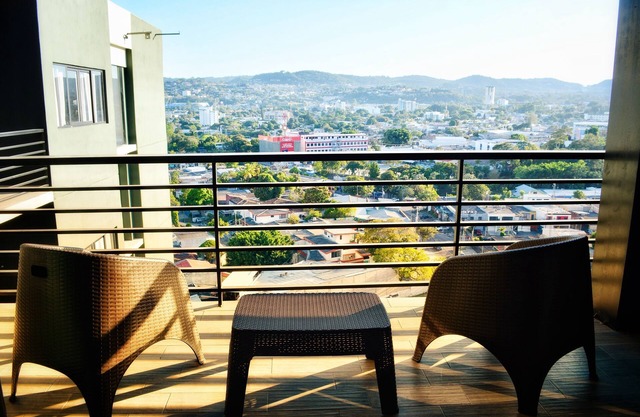 New Luxury 3 Bedroom Condo W/Terrace