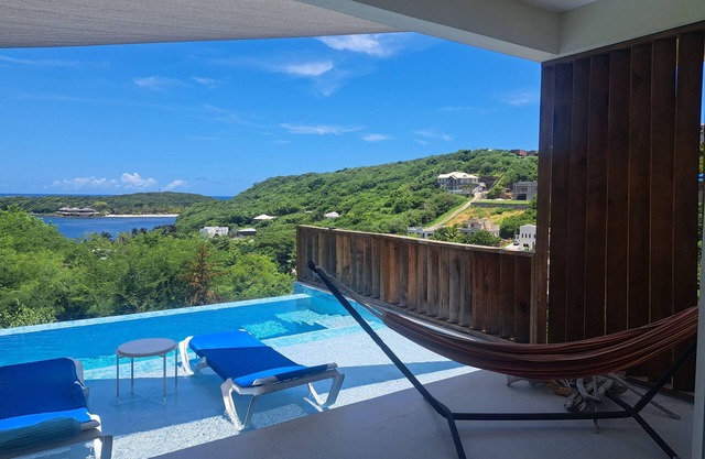 nExquisite Retreat & Exclusive Pool Paradise