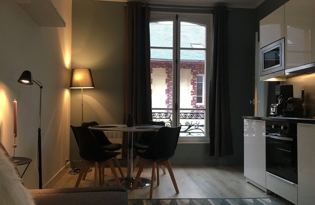 Nice 1 bedroom Scandinavian design 50m from the beach