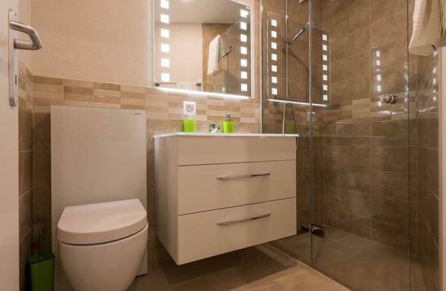 Nice apartment for 3 guests with WIFI, hot tub, TV and balcony