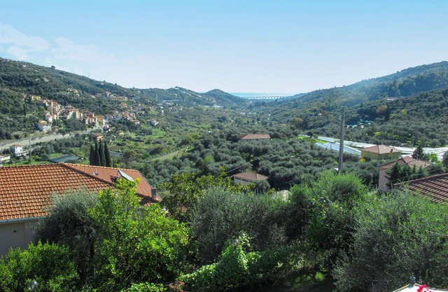 Nice apartment for 10 guests with WIFI, private pool, TV and patio