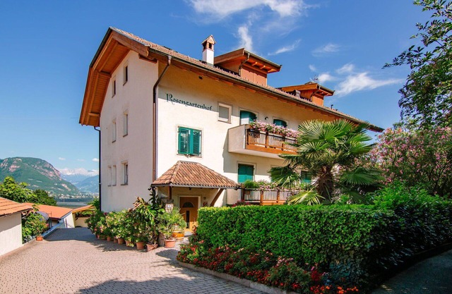 Nice apartment for 2 people with pool, WIFI, TV and patio