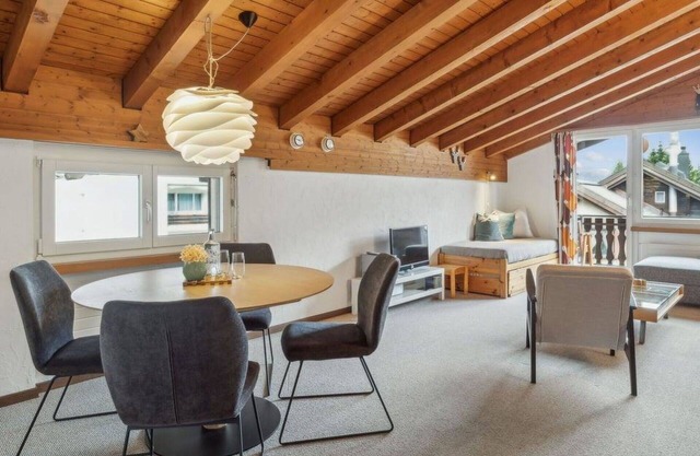 Nice apartment for 5 people with WIFI, TV, balcony and pets allowed