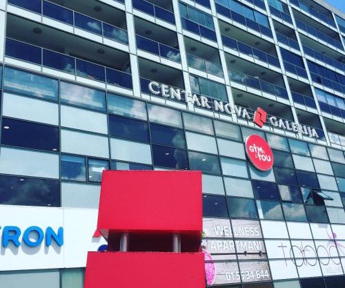 Nova Galerija Studio Vita i Apartman Sara -parking in garage