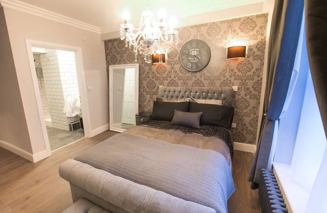 Number 10 The Abbey - The City Apartment