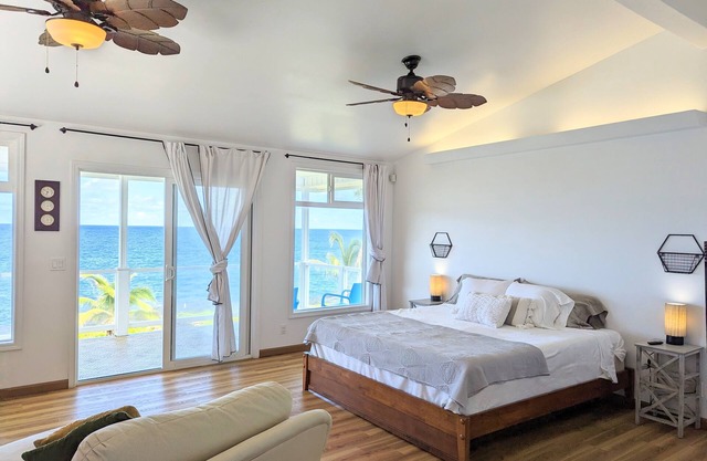 Ocean Front HOME on the Big Island! Lookout and view Heaven - Maka'Ala Lani!