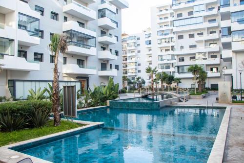 Ocean Park Sunset Escape beach front with swimming pool