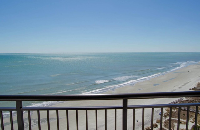 Oceanfront 1 Bedroom Suite at Great Resort + Official On-Site Rental Privileges