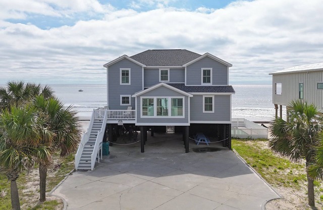 Oceanfront 7 BR Beach House with Private Pool! - Seas The Day n