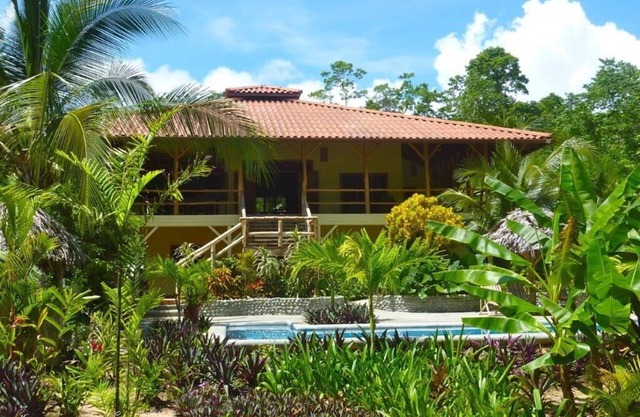 Oceanfront Bluff Beach Retreat - Spectacular 65 Ft Swimming Pool