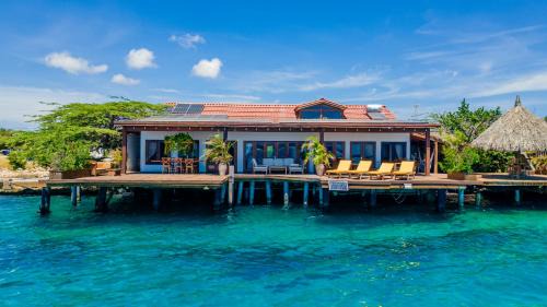 Oceanfront Villa with Overwater Deck