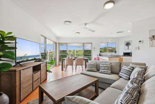 Oceanside Apartment with Views of Yaroomba Beach