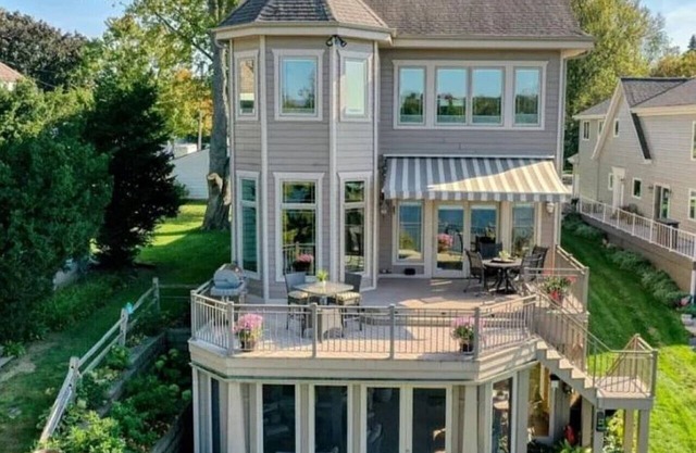 Okauchee Lake Home: 4BR/4BA | Hot Tub | Central to town and wedding venues
