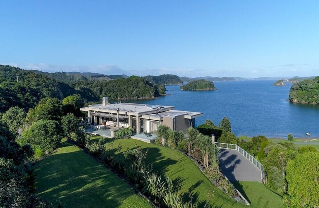 Oke Beach House - Rawhiti Luxury