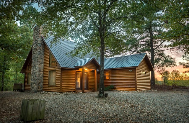 Okehi Pine Cabin With Wood Burning Fireplace and Outdoor Hot Tub by Redawning