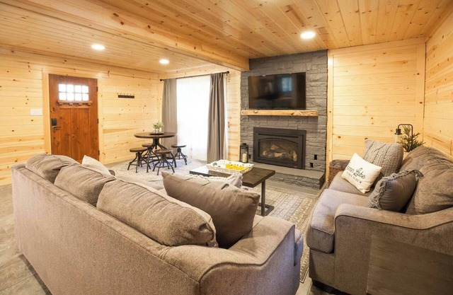 Peek of Donner Lake | Ski Lease Available!