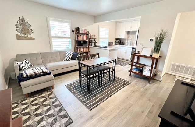 Perfect 1-bedroom condo with WiFi, AC in the heart of Salt Lake City
