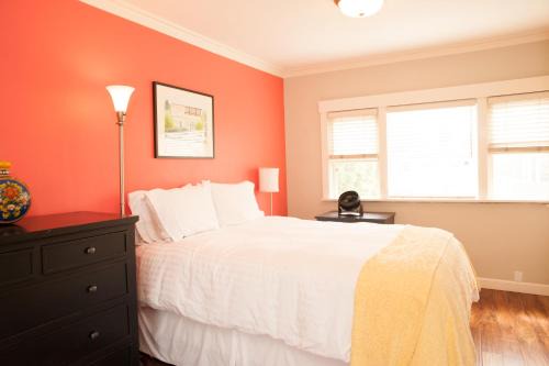 Perfect West Beach Location! Chapala Gardens Two-Level 1BR- Unit 3