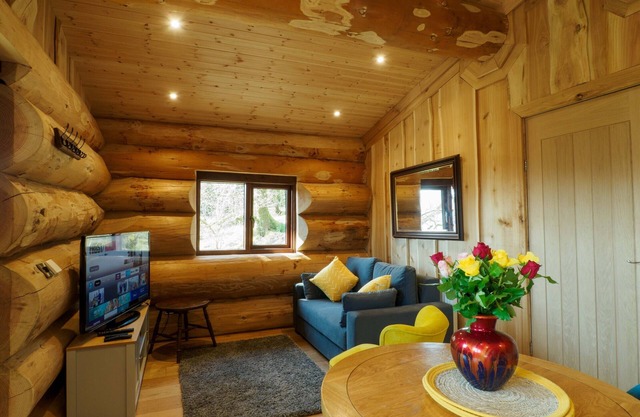 Pine Marten - Spectacular Log Cabin in Argyll