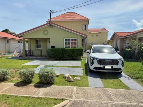 Portmore Country Club Cozy Retreat 1Bedroom